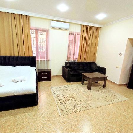 Aygestan Apartments Yerevan Exterior photo